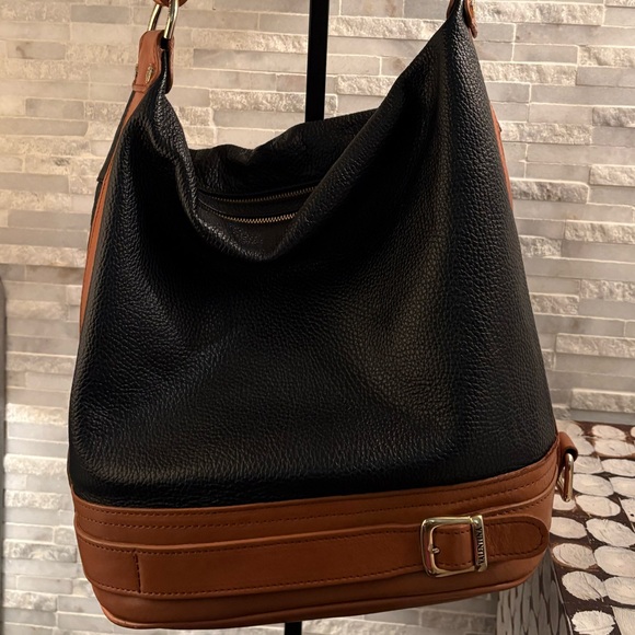 Valentina Handbags - Beautiful and clean Valentina convertible leather bag.
